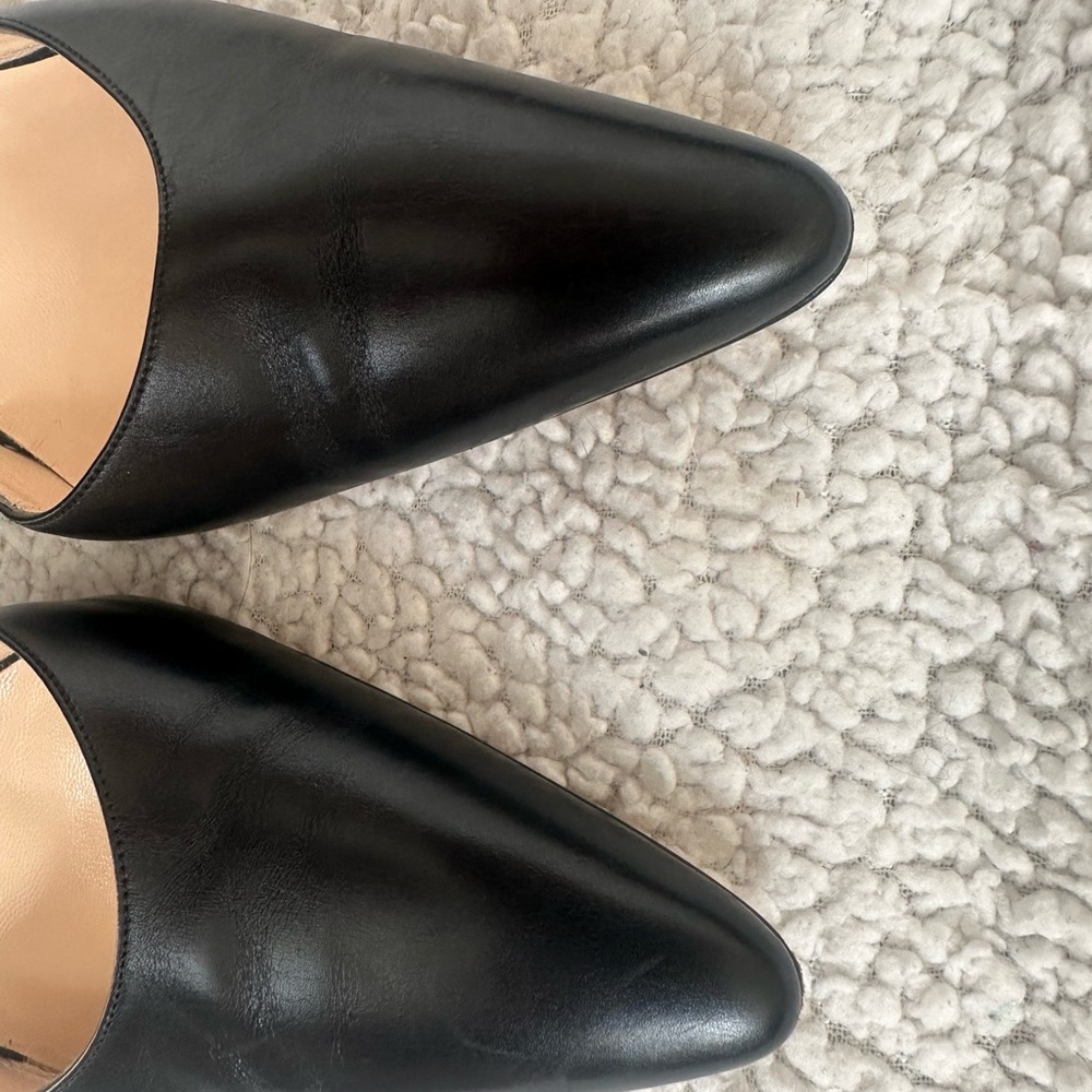 Manolo Blahnik Black Leather Heels - Picture 8 of 11
